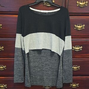 Bearsland Black and Gray Long Sleeve Nursing Top